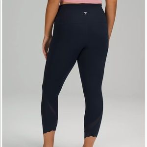 Lululemon Wunder Under Scalloped Hem High-Rise Crop 23"  Full-On Luxtreme